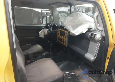 2008 Toyota Fj Cruiser z USA, uszkodzony, nr VIN JTEBU11F58K027860